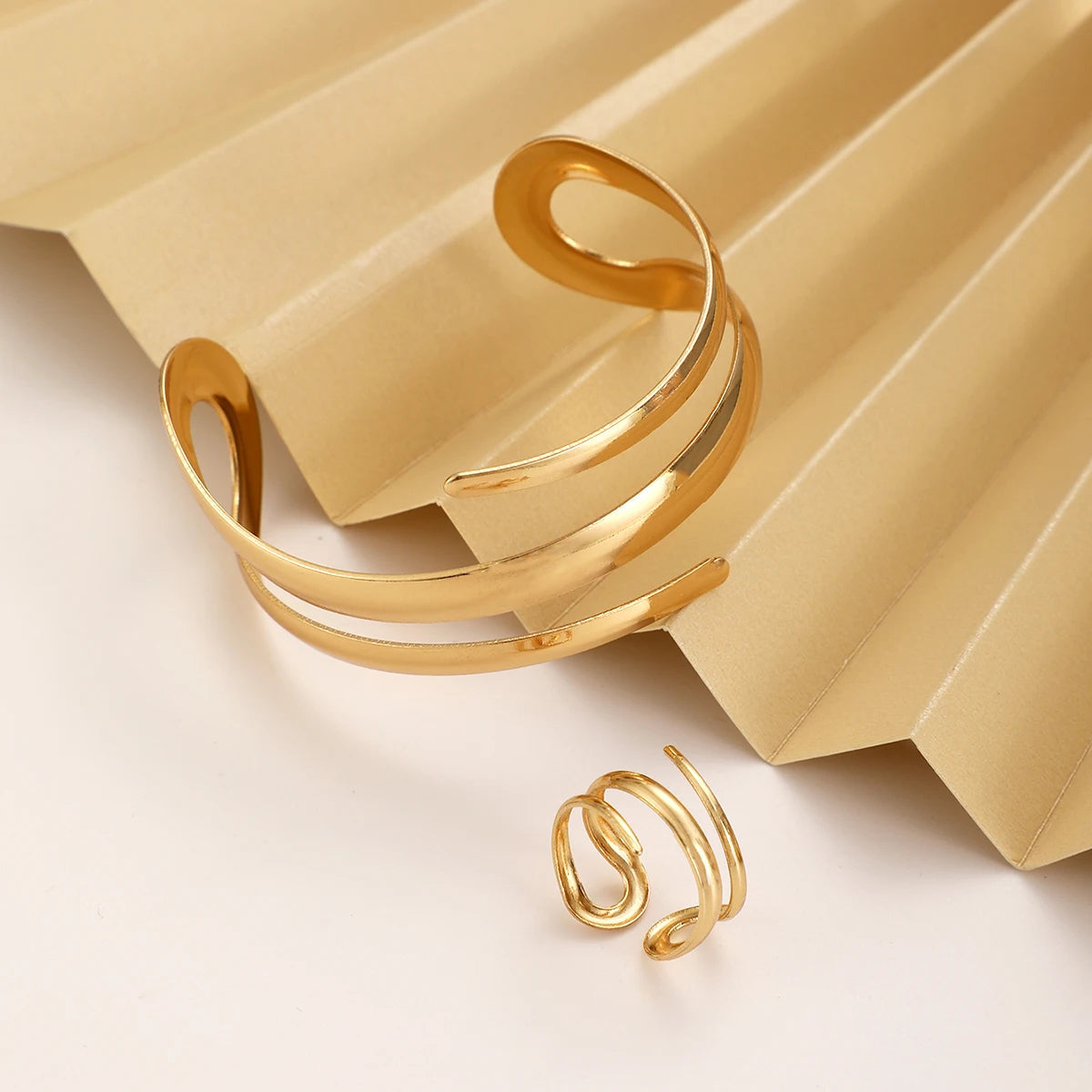 Sculpted Line Jewellery Set