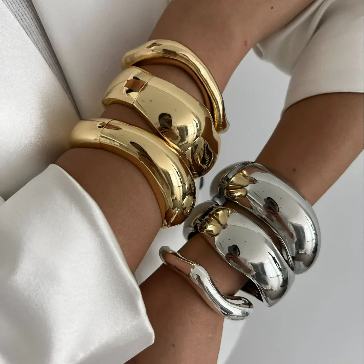 Bold Retro Cuff Bracelets – Luxury Statement Jewelry
