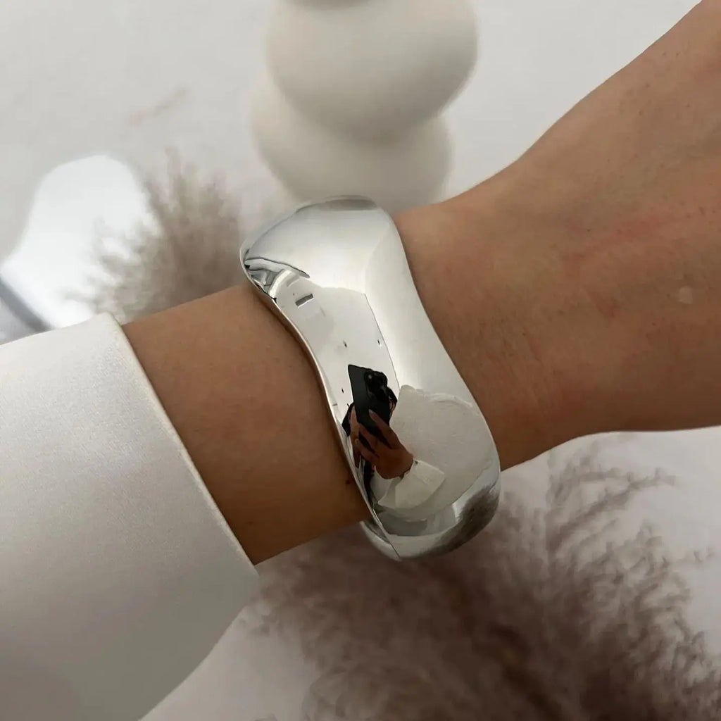 Bold Retro Cuff Bracelets – Luxury Statement Jewelry
