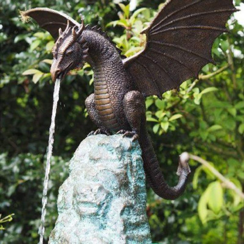 Dragon Water Fountain – Sculpted Outdoor Feature with Flame Effect