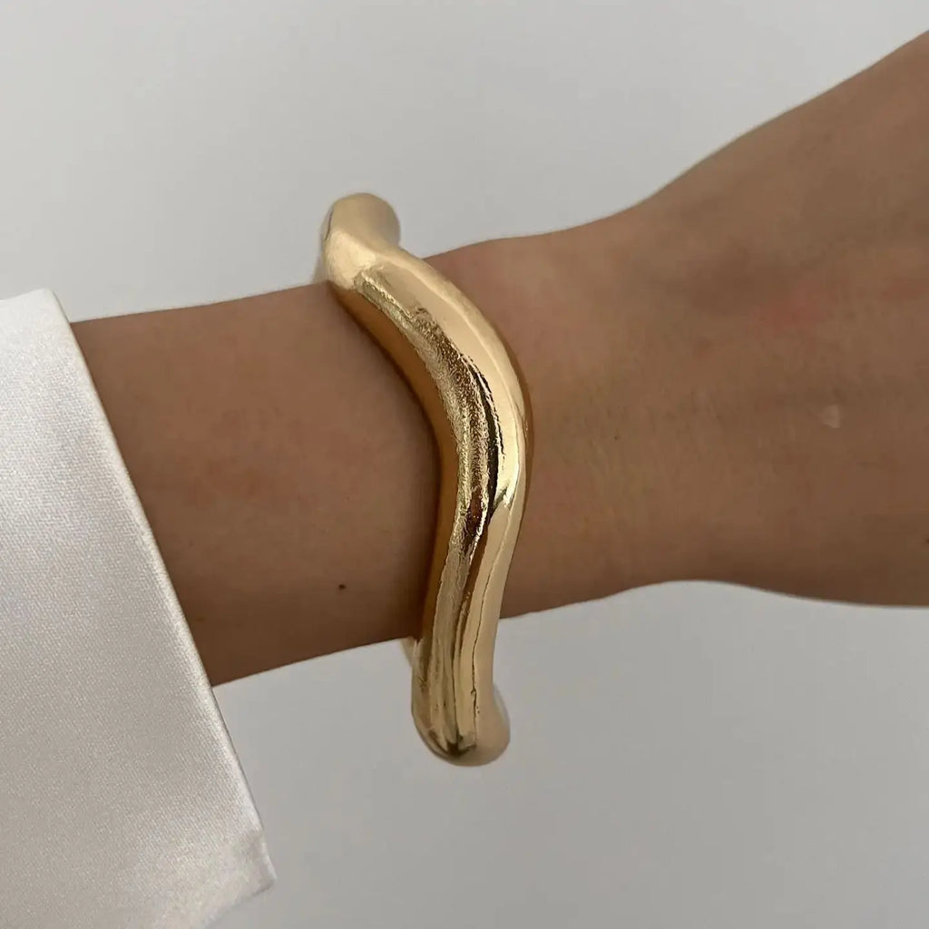 Bold Retro Cuff Bracelets – Luxury Statement Jewelry