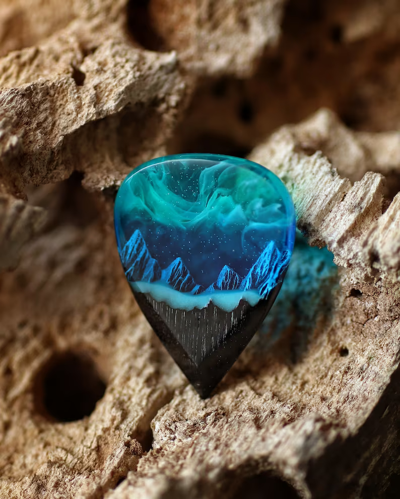 Aurora Resin Guitar Pick