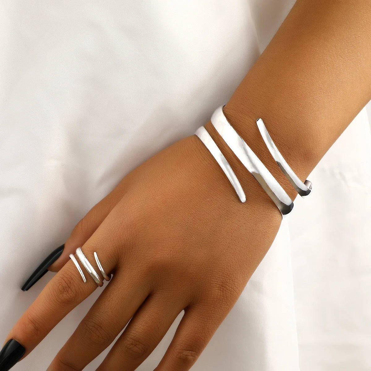 Sculpted Line Jewellery Set